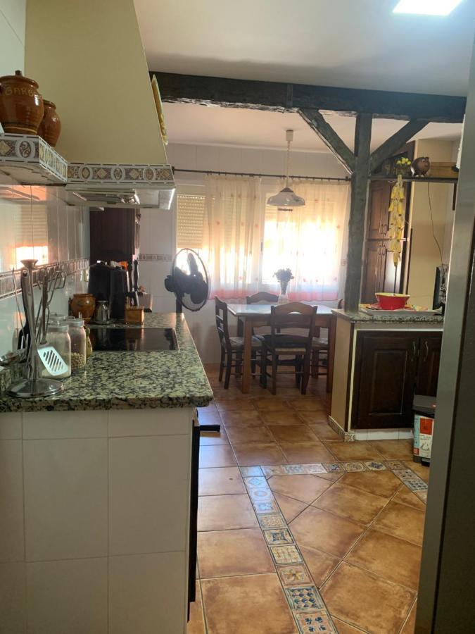Casa Con Piscina Cerca De Sevilla Bagian luar foto